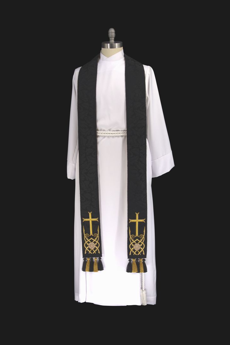 The black Eleison Lattice stole on a dress form