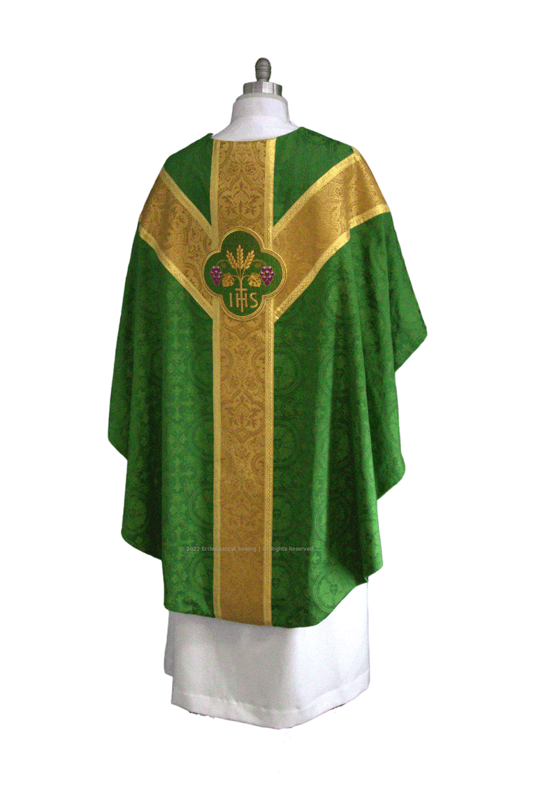 files/green-chasuble-ihs-and-grape-quatrefoil-design-or-green-pastor-chasuble-ecclesiastical-sewing-31790340047104.png