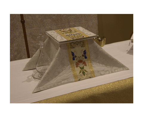 Ivory Tapestry Altar Hanging Vestment Set